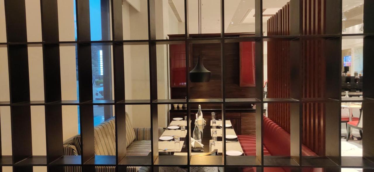Hotel Manjeera Sarovar Premiere Rājahmundry Exteriér fotografie