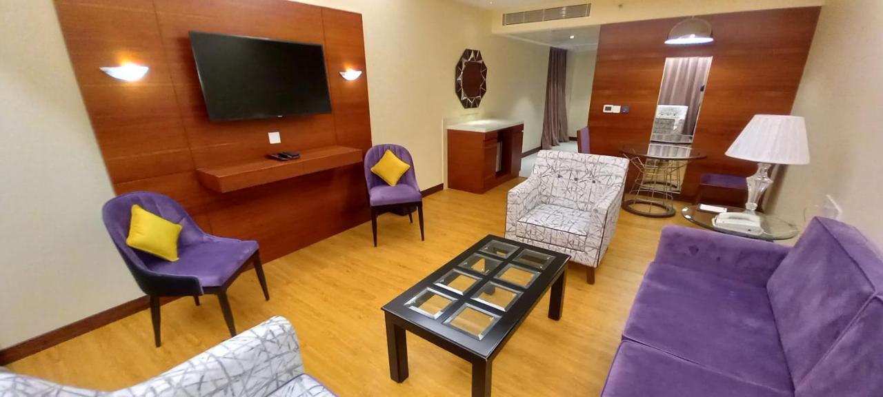 Hotel Manjeera Sarovar Premiere Rājahmundry Exteriér fotografie