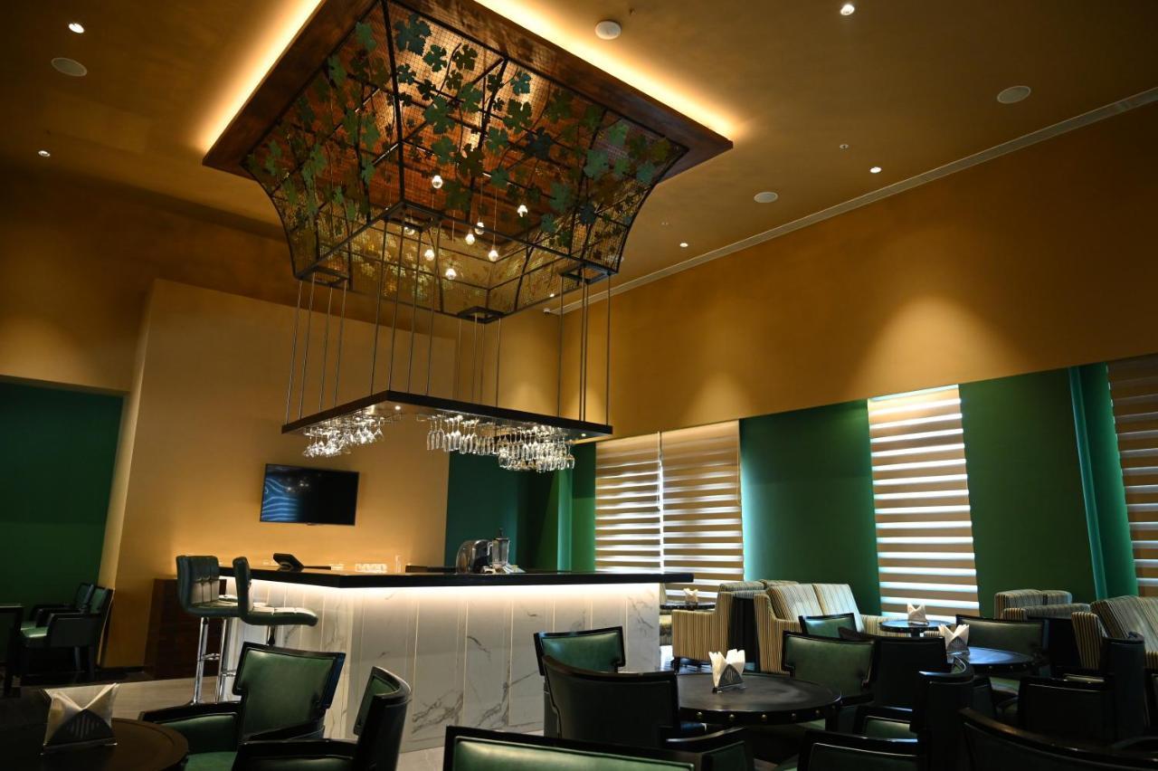 Hotel Manjeera Sarovar Premiere Rājahmundry Exteriér fotografie