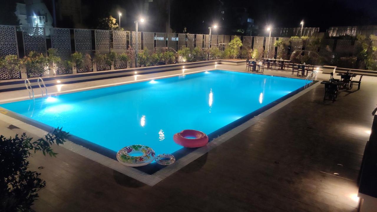 Hotel Manjeera Sarovar Premiere Rājahmundry Exteriér fotografie