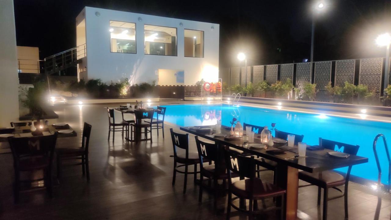 Hotel Manjeera Sarovar Premiere Rājahmundry Exteriér fotografie
